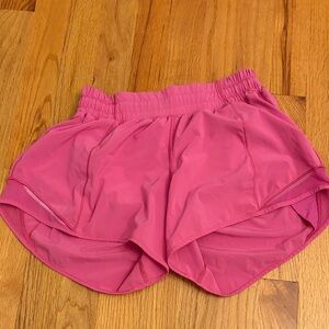 Pink Lululemon Hotty Hots 4”
